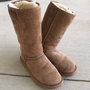 Tall chestnut uggs with little to no stains